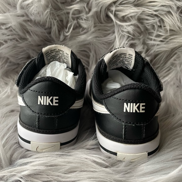 Nike Shoes - Picture 5 of 12